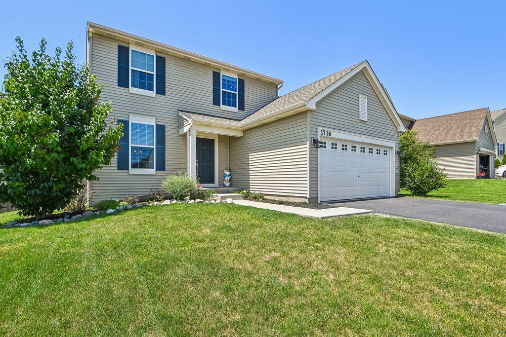 1716 Wentworth Drive, Volo, IL 60020