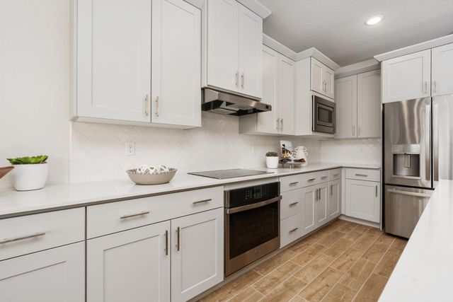 875 Solar Lane, Clovis, CA 93619