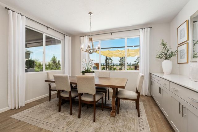 875 Solar Lane, Clovis, CA 93619