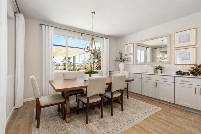 875 Solar Lane, Clovis, CA 93619