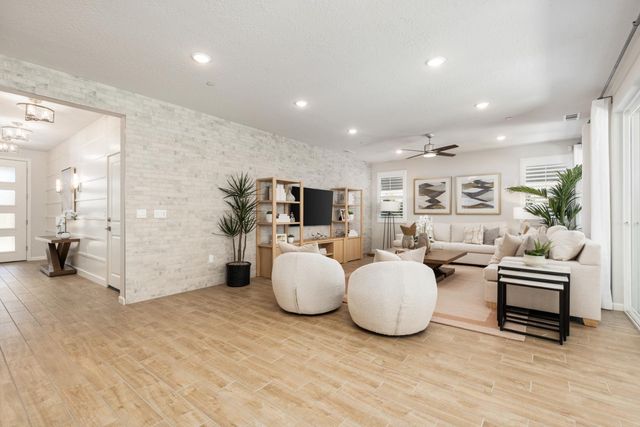 875 Solar Lane, Clovis, CA 93619