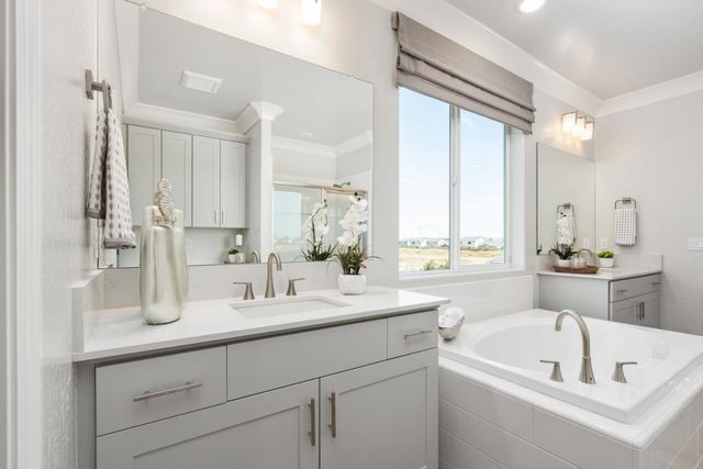 875 Solar Lane, Clovis, CA 93619