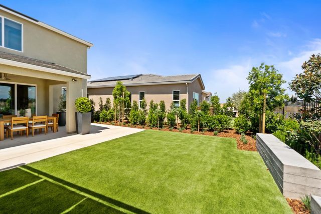 875 Solar Lane, Clovis, CA 93619