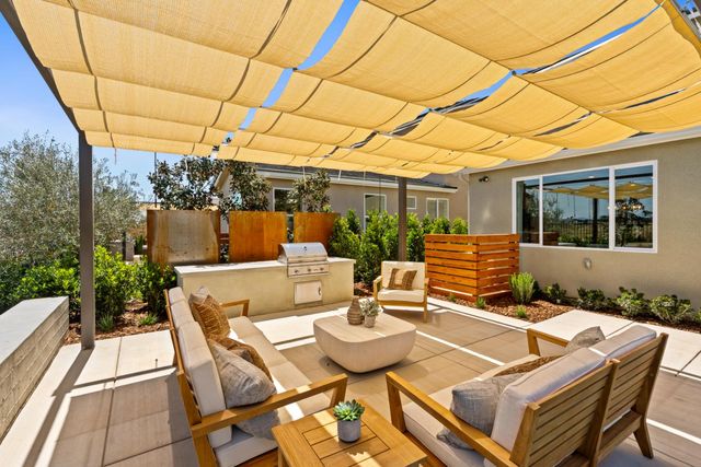 875 Solar Lane, Clovis, CA 93619