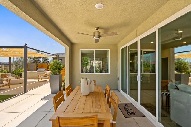 875 Solar Lane, Clovis, CA 93619