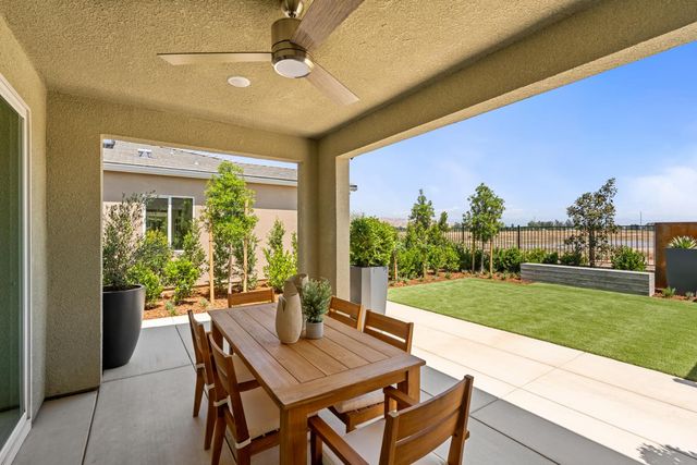 875 Solar Lane, Clovis, CA 93619