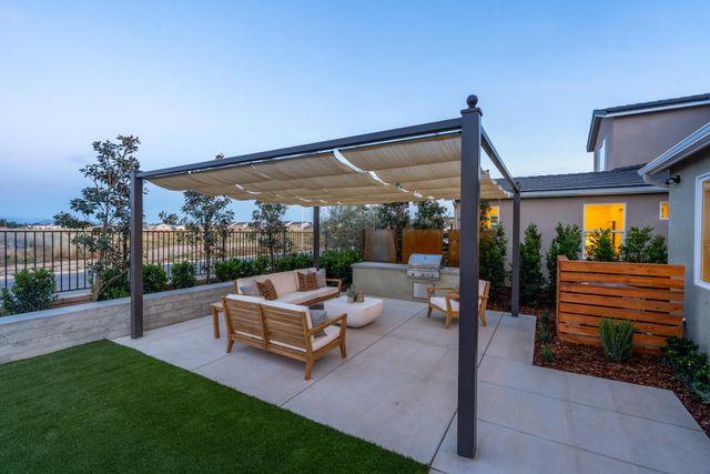875 Solar Lane, Clovis, CA 93619