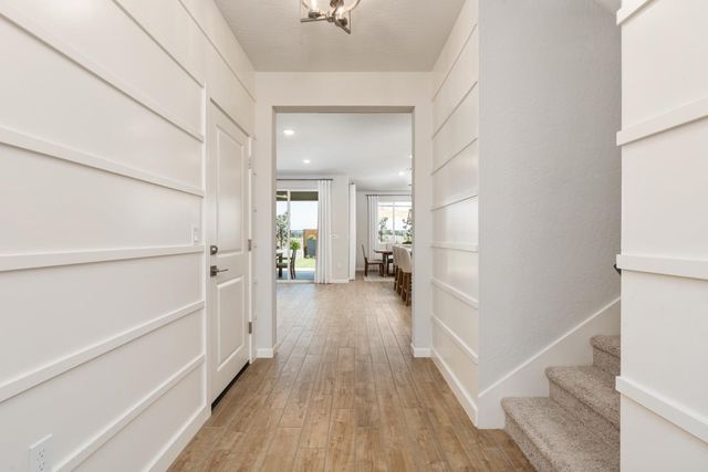 875 Solar Lane, Clovis, CA 93619