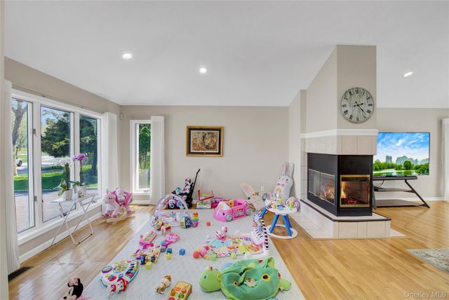 12 Wood Path Drive, Northport, NY 11768