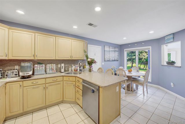 12 Wood Path Drive, Northport, NY 11768