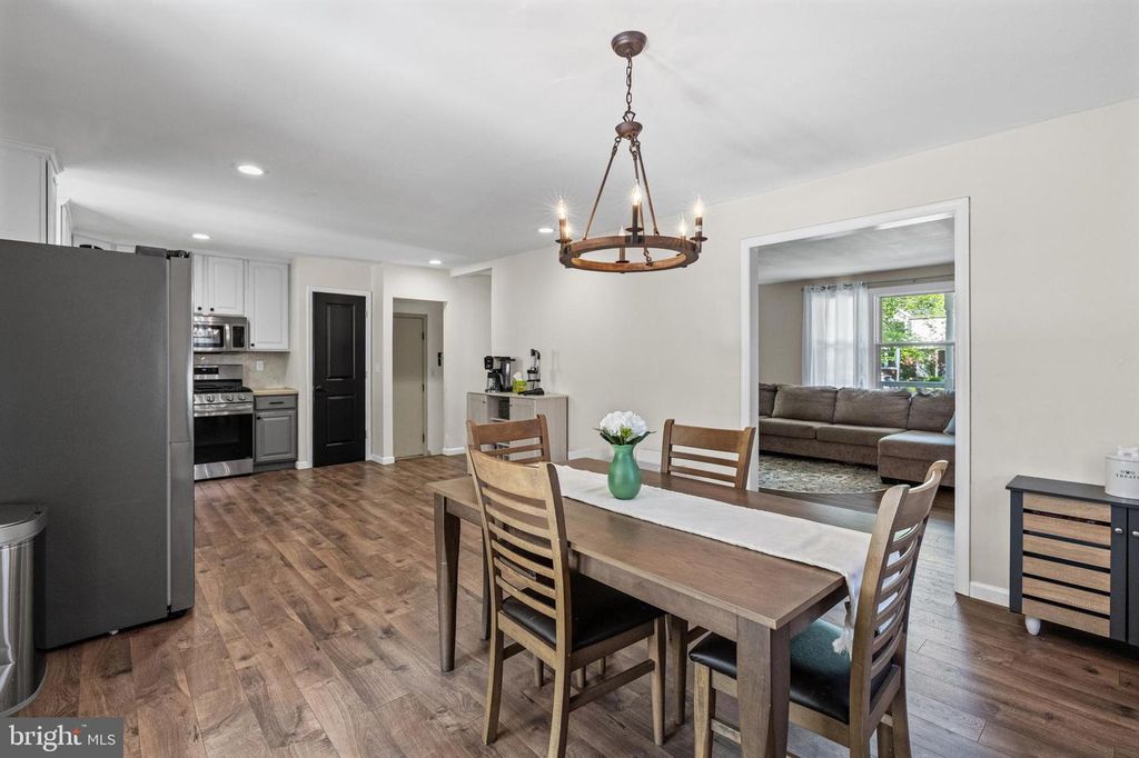 Image 4 of property listing at 1310 SAINT FRANCIS RD, Bel Air, MD 21014