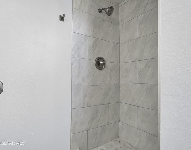 6806 ALAMEDA Avenue, El Paso, TX 79905