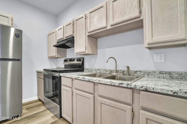 6806 ALAMEDA Avenue, El Paso, TX 79905