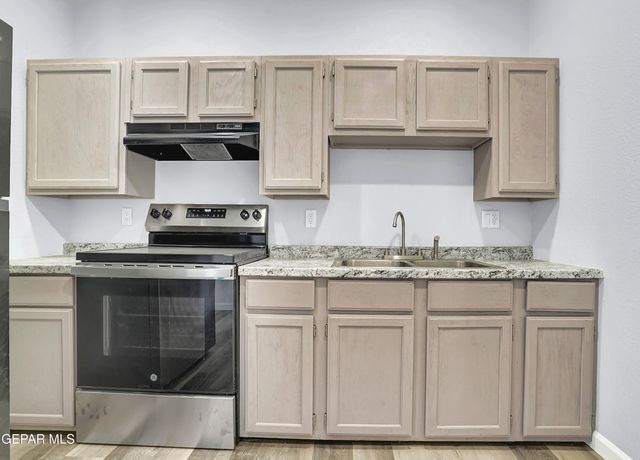 6806 ALAMEDA Avenue, El Paso, TX 79905