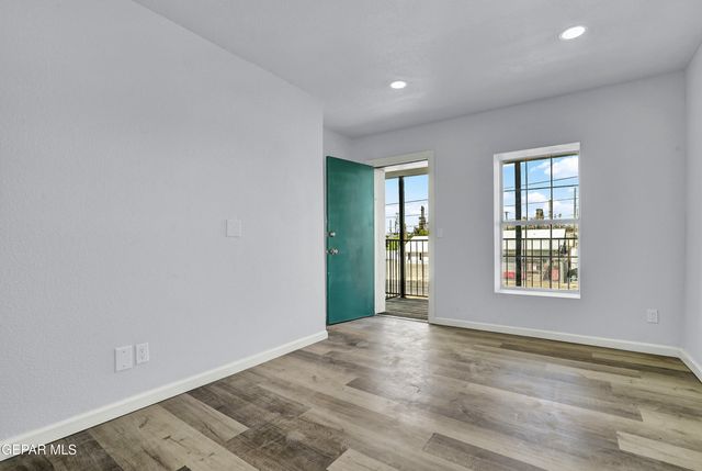 6806 ALAMEDA Avenue, El Paso, TX 79905