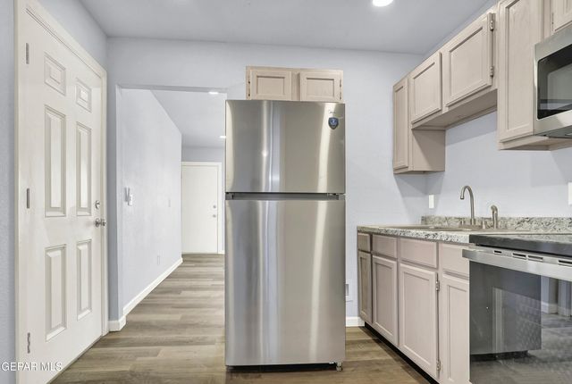 6806 ALAMEDA Avenue, El Paso, TX 79905