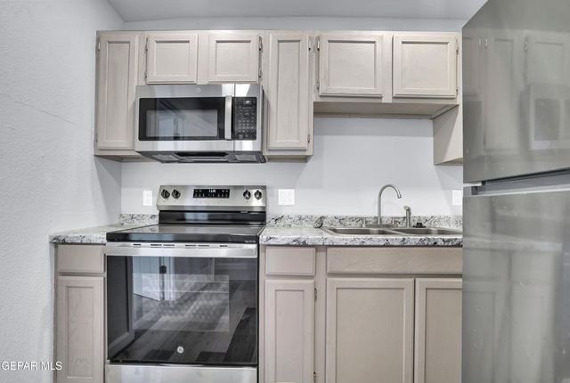 6806 ALAMEDA Avenue, El Paso, TX 79905