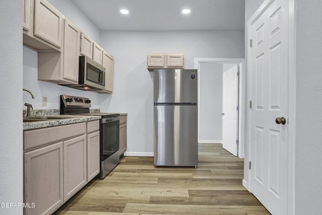 6806 ALAMEDA Avenue, El Paso, TX 79905