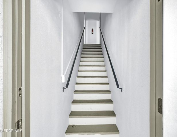 6806 ALAMEDA Avenue, El Paso, TX 79905