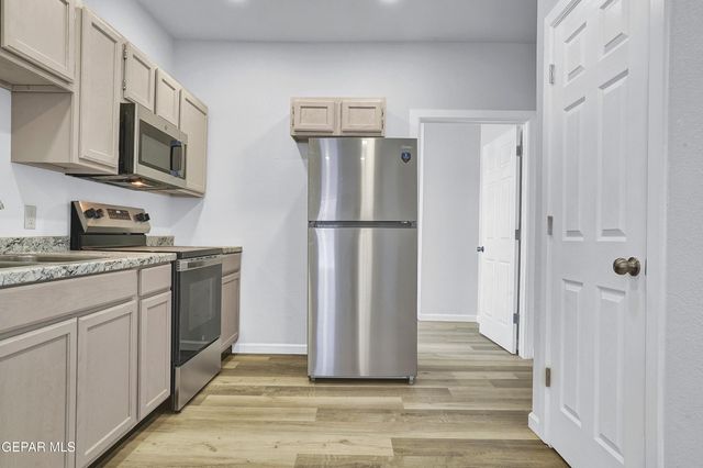 6806 ALAMEDA Avenue, El Paso, TX 79905