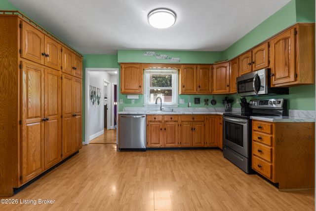 226 Northview Dr, Shepherdsville, KY 40165