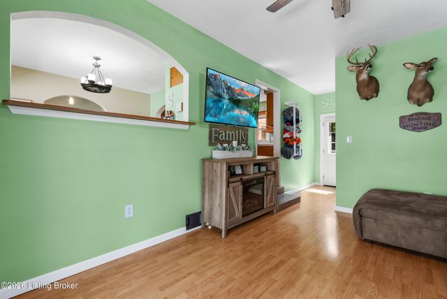 226 Northview Dr, Shepherdsville, KY 40165