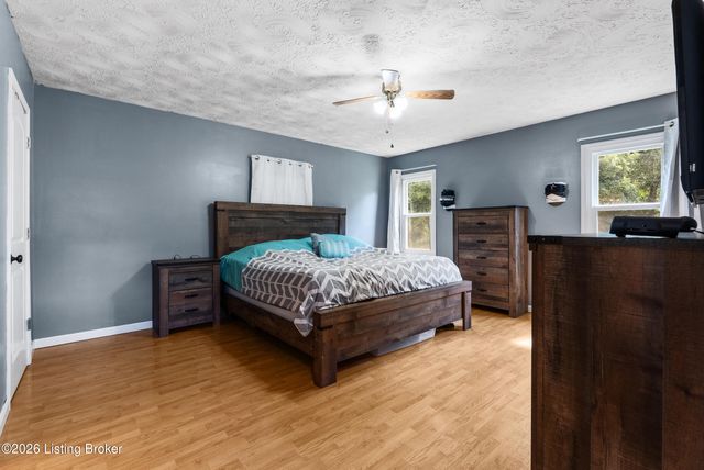 226 Northview Dr, Shepherdsville, KY 40165