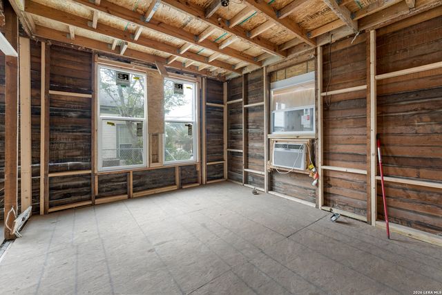 207 CORNELL AVE, San Antonio, TX 78201