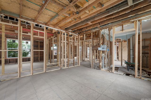 207 CORNELL AVE, San Antonio, TX 78201