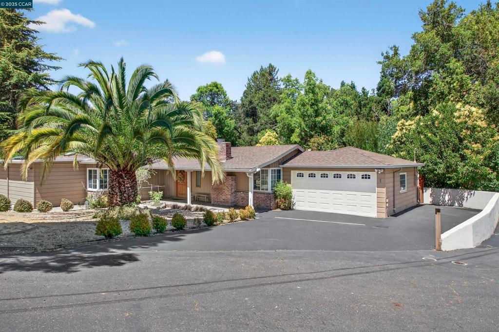 1 Vista Del Moraga, Orinda, CA 94563