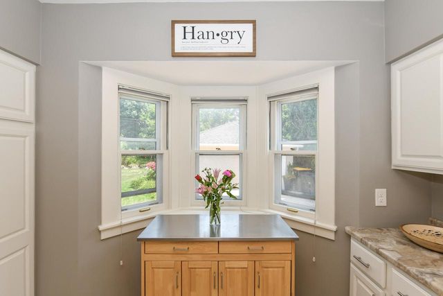 2510 N Harding BOULEVARD, Wauwatosa, WI 53226