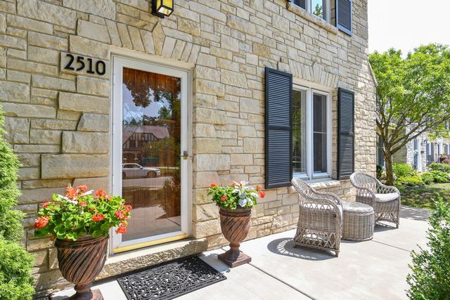 2510 N Harding BOULEVARD, Wauwatosa, WI 53226