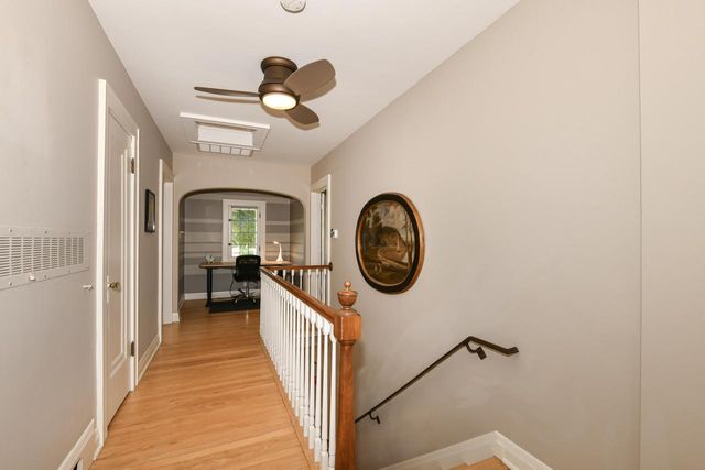 2510 N Harding BOULEVARD, Wauwatosa, WI 53226