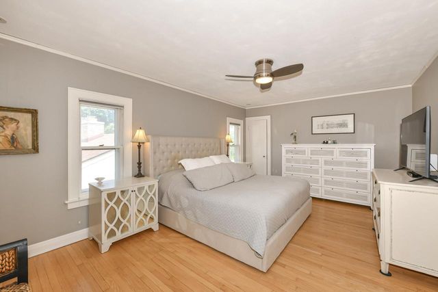 2510 N Harding BOULEVARD, Wauwatosa, WI 53226