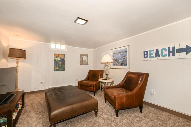2510 N Harding BOULEVARD, Wauwatosa, WI 53226