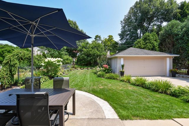 2510 N Harding BOULEVARD, Wauwatosa, WI 53226