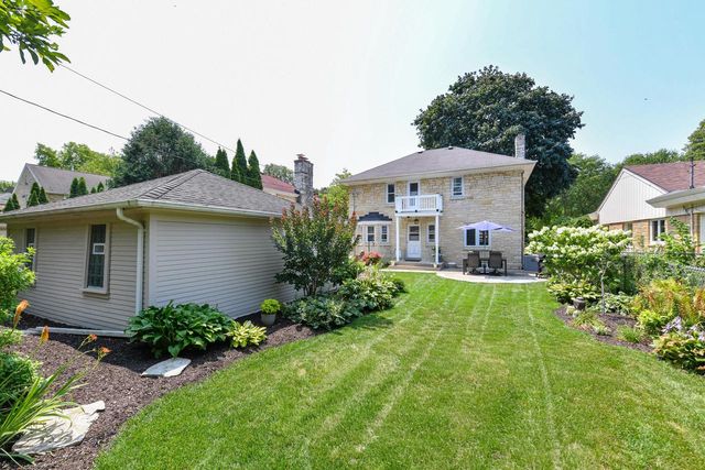 2510 N Harding BOULEVARD, Wauwatosa, WI 53226