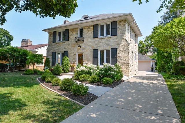 2510 N Harding BOULEVARD, Wauwatosa, WI 53226
