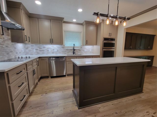 630 Stonewall Jackson Drive, Conroe, TX 77302