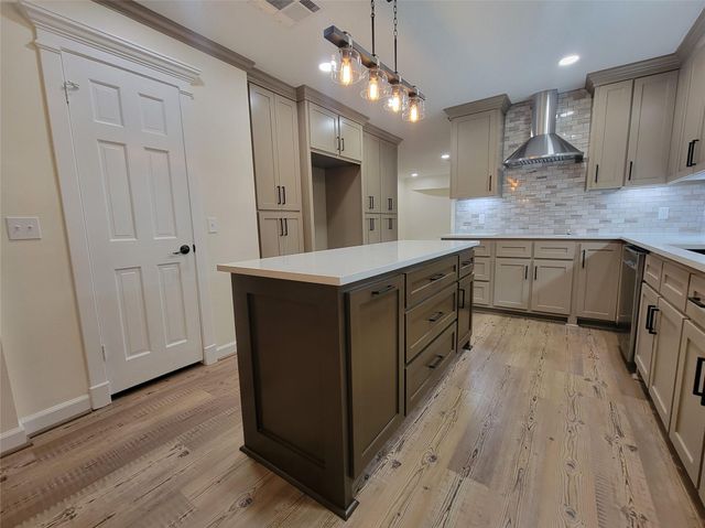 630 Stonewall Jackson Drive, Conroe, TX 77302