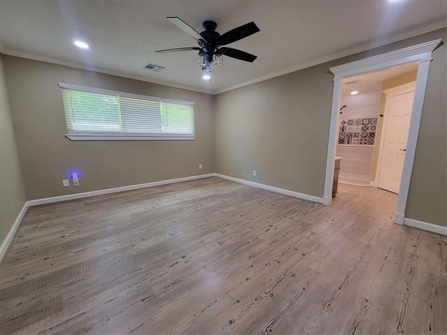 630 Stonewall Jackson Drive, Conroe, TX 77302