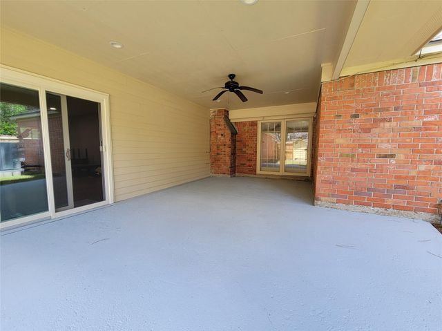 630 Stonewall Jackson Drive, Conroe, TX 77302