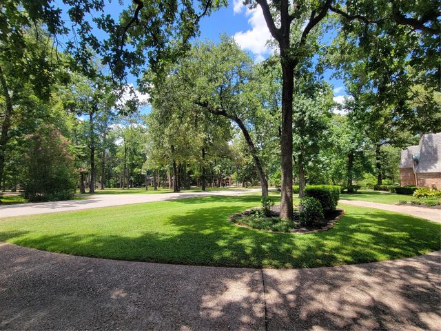 630 Stonewall Jackson Drive, Conroe, TX 77302