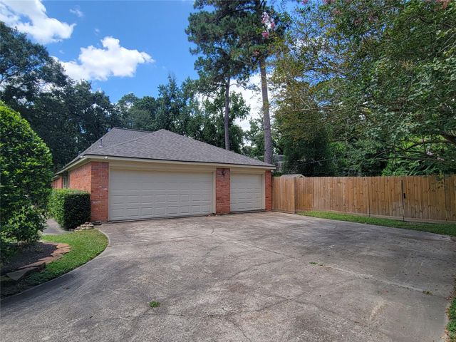 630 Stonewall Jackson Drive, Conroe, TX 77302