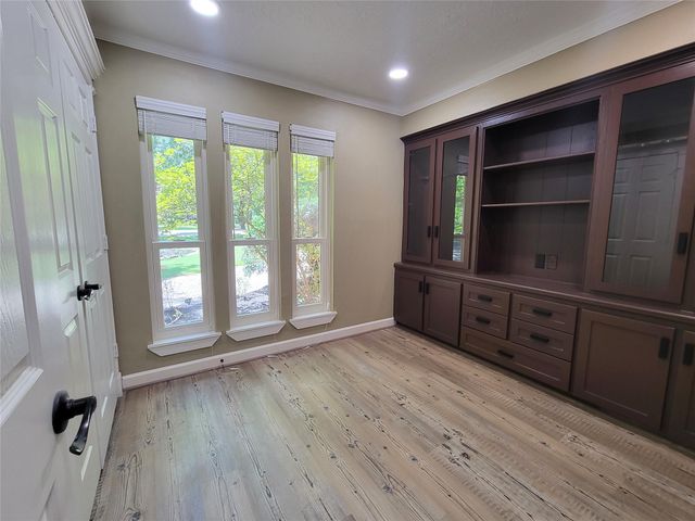 630 Stonewall Jackson Drive, Conroe, TX 77302