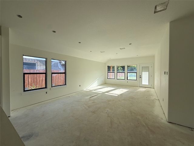 409 Smith Road, Springtown, TX 76082