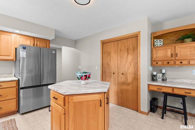 5640 IRON BRIDGE Road, Chatham, IL 62629