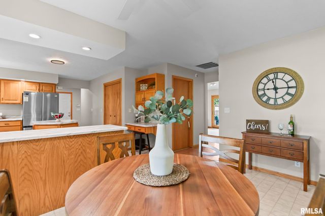 5640 IRON BRIDGE Road, Chatham, IL 62629