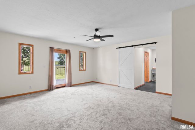 5640 IRON BRIDGE Road, Chatham, IL 62629