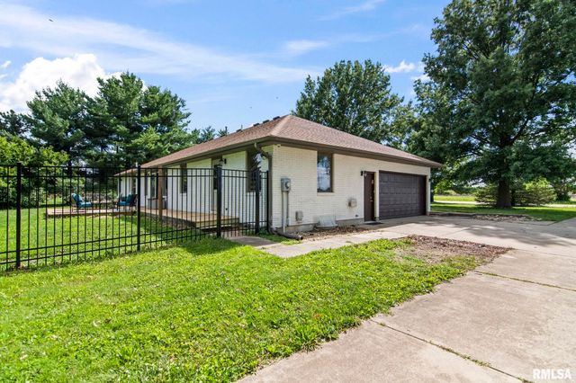 5640 IRON BRIDGE Road, Chatham, IL 62629